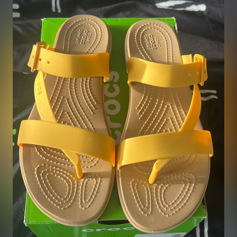 Women’s size 9 Crocs tulum sandal